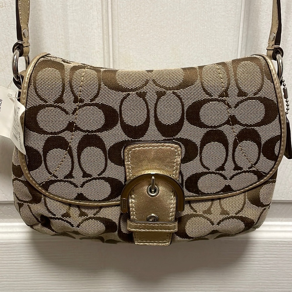 Small Coach crossbody purse